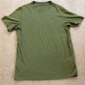 Patagonia Men’s T-shirt, medium, green